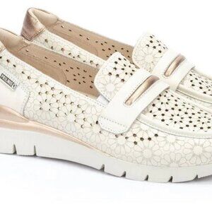 Pikolinos  CANTABRIA Women's  Slip on Loafer in Nata, Size 39/8-8.5